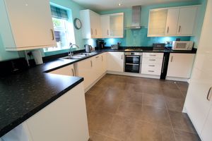 Kitchen/Diner- click for photo gallery